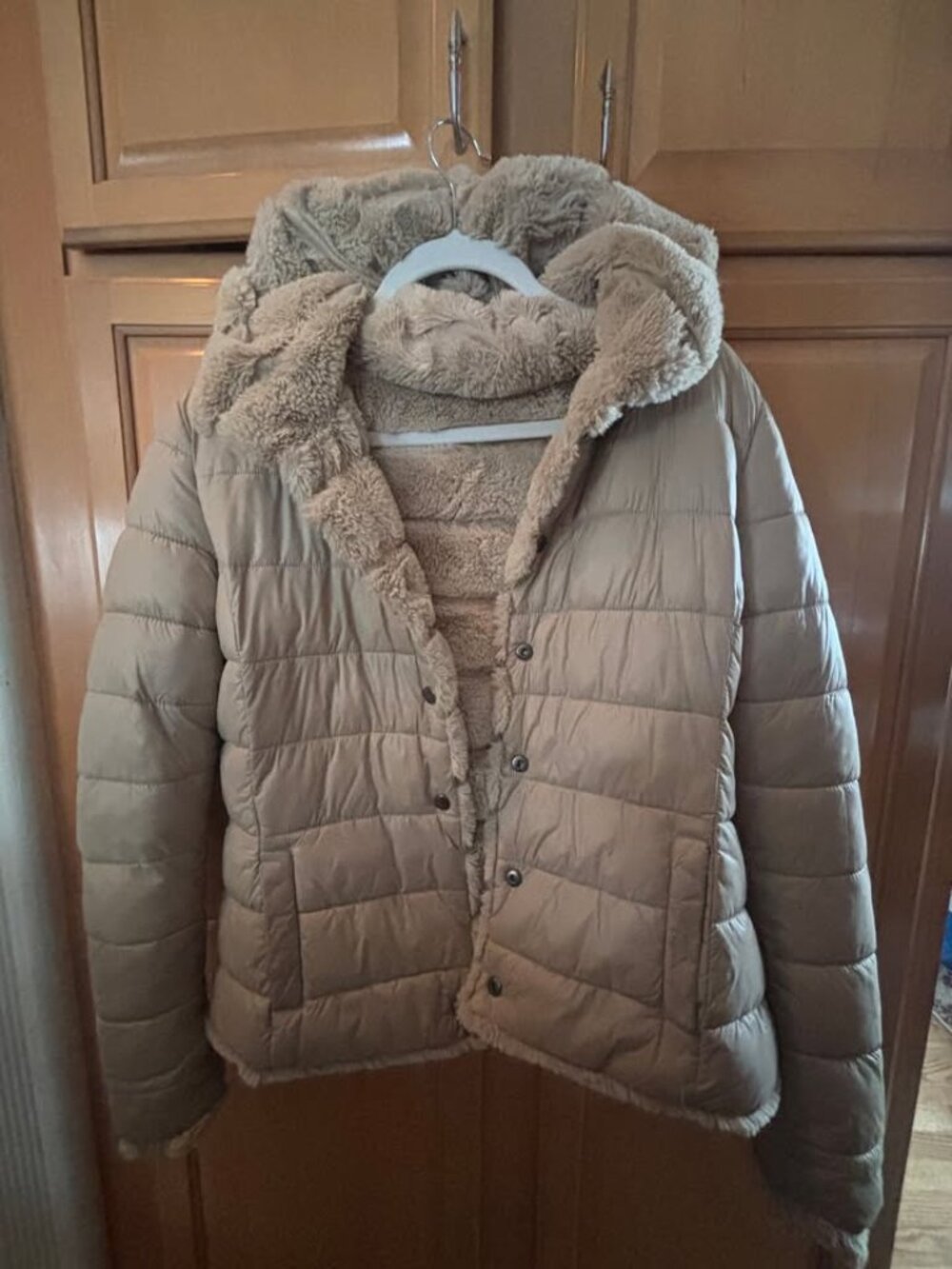 Reversible Guess Faux Fur & Puffer Jacket-Tan/Beige-Size Medium
